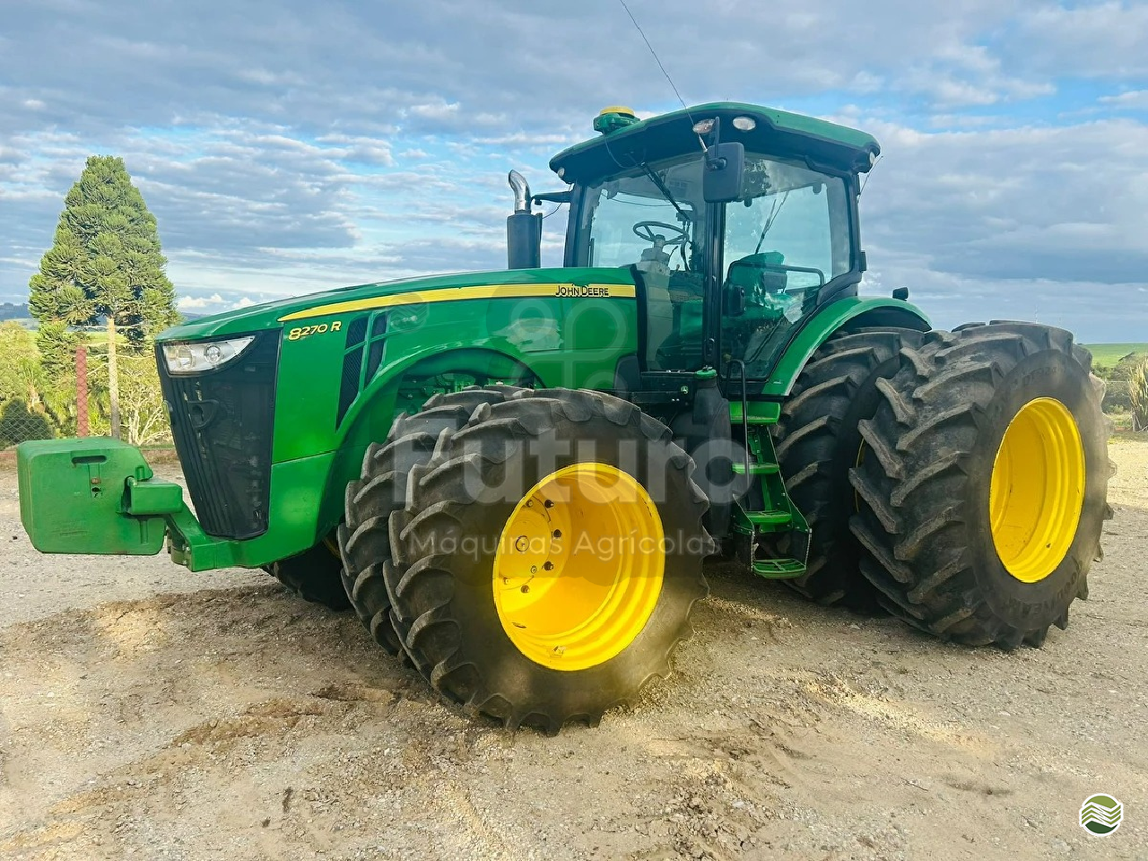 TRATOR JOHN DEERE JOHN DEERE 8270R Tração 4x4 Futuro Máquinas ITAJAI SANTA CATARINA SC